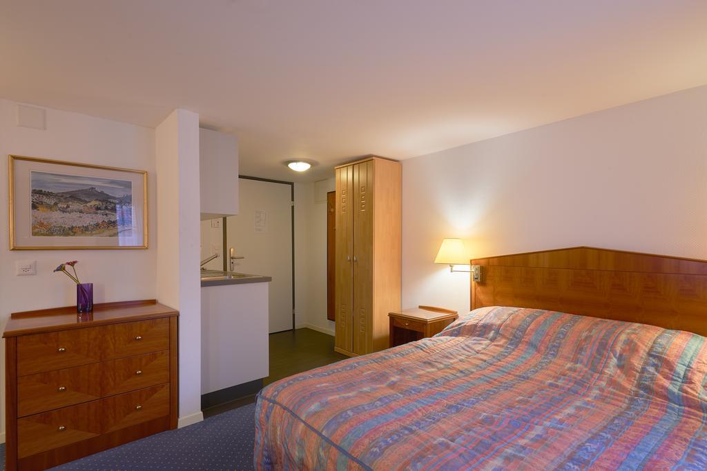 Hotel Hine Adon ฟรีบูร์ก ภายนอก รูปภาพ