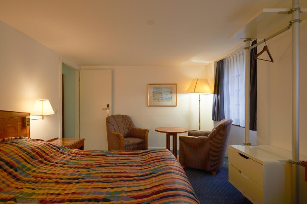 Hotel Hine Adon ฟรีบูร์ก ภายนอก รูปภาพ