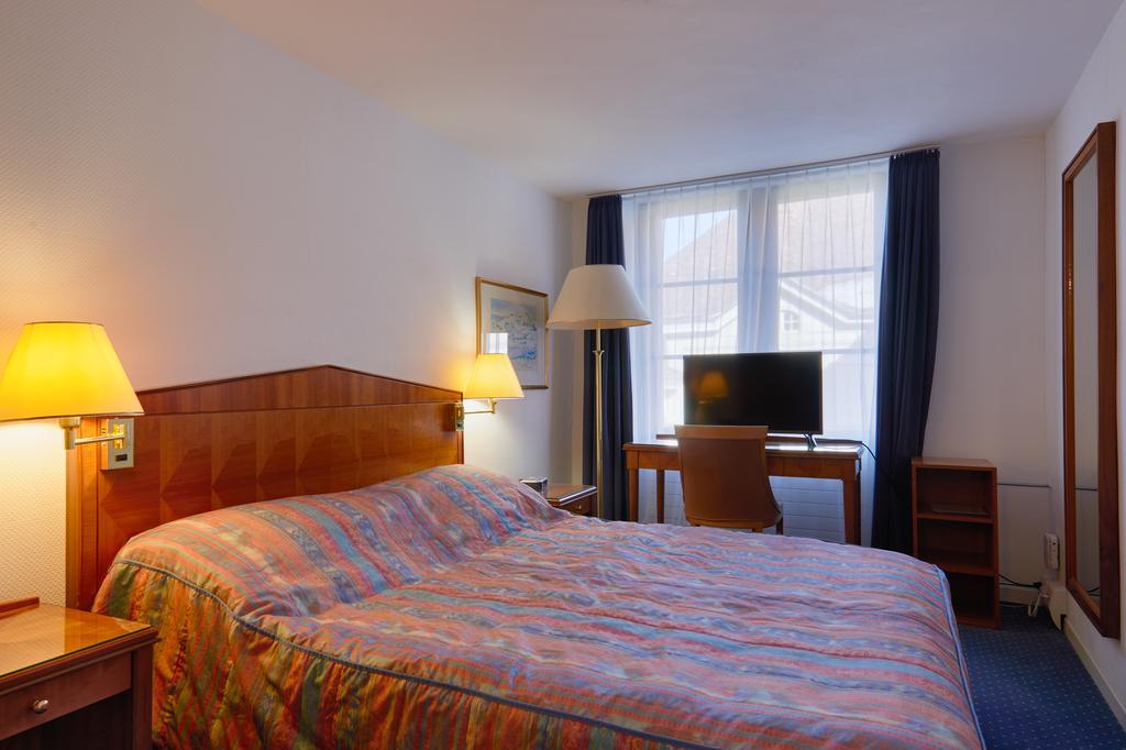 Hotel Hine Adon ฟรีบูร์ก ภายนอก รูปภาพ