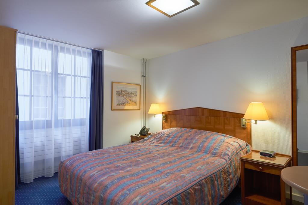 Hotel Hine Adon ฟรีบูร์ก ภายนอก รูปภาพ